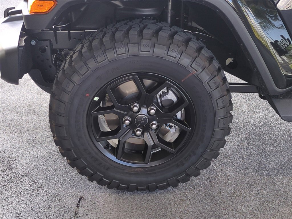 New 2025 Jeep Gladiator Sport image 11