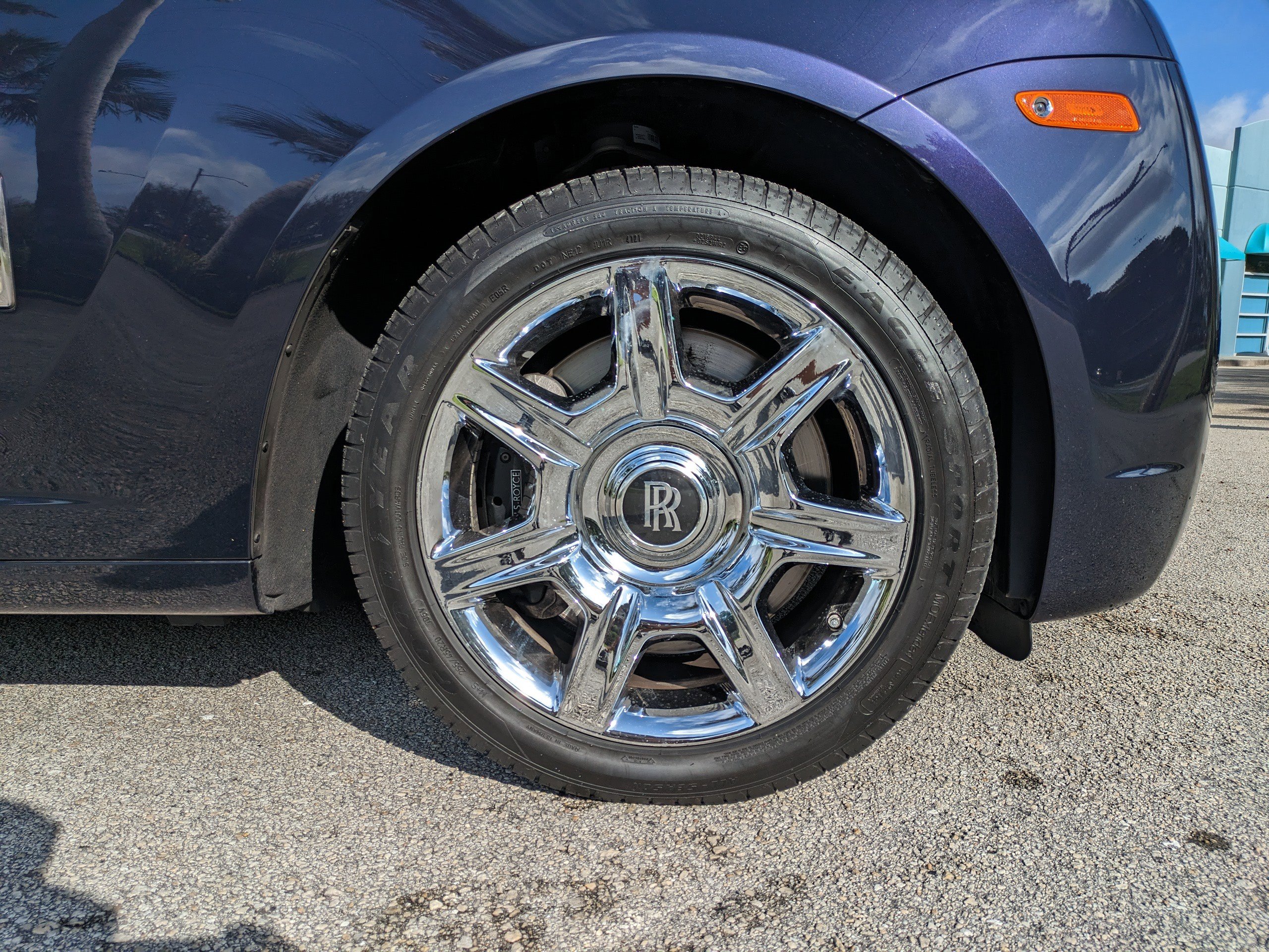 Used 2010 Rolls-Royce Ghost image 11