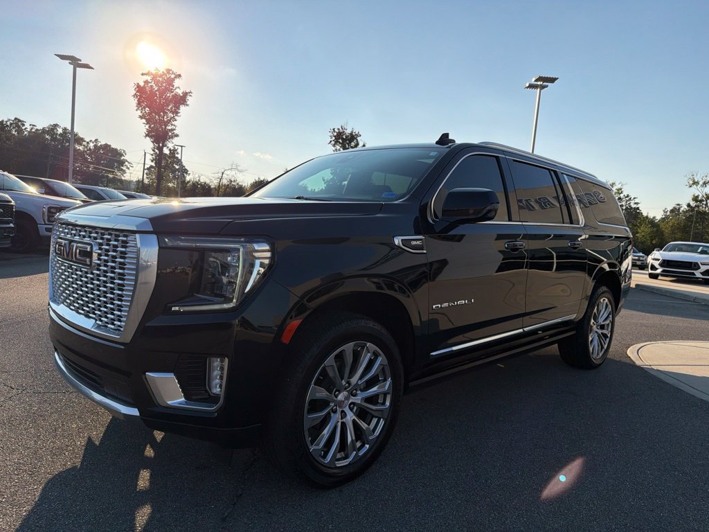 Used 2022 GMC Yukon XL Denali w/ Max Trailering Package AWD/4WD image 8