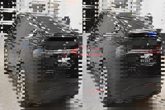 Used 2017 Tesla Model X image 10