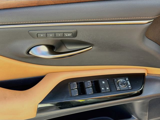 Used 2022 Lexus ES 300h w/ Premium Package FWD image 13