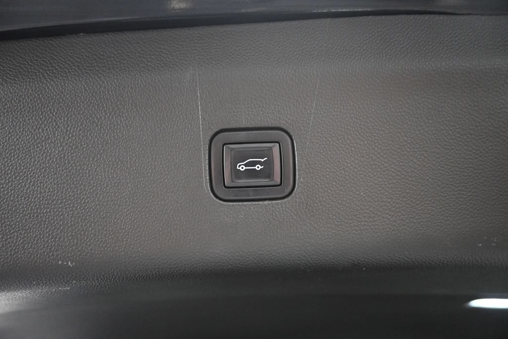 Used 2022 Buick Enclave Avenir w/ Avenir Technology Package AWD/4WD image 12