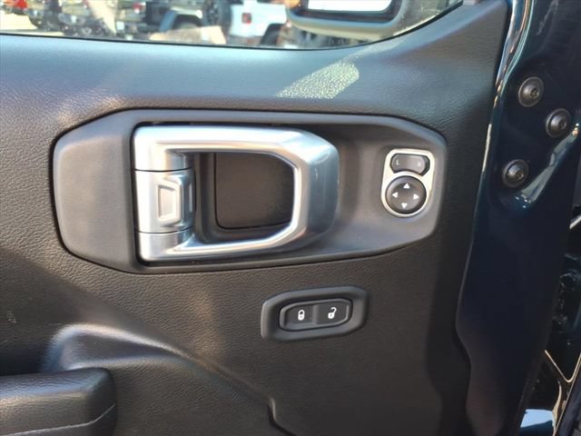Used 2025 Jeep Gladiator Sport AWD/4WD image 16