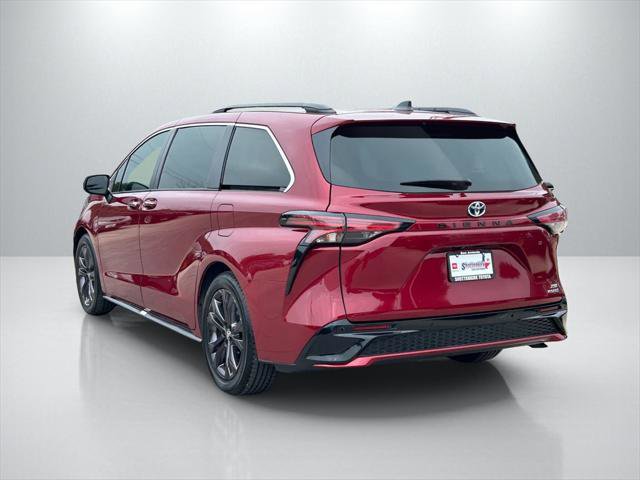 Certified 2022 Toyota Sienna XSE image 7