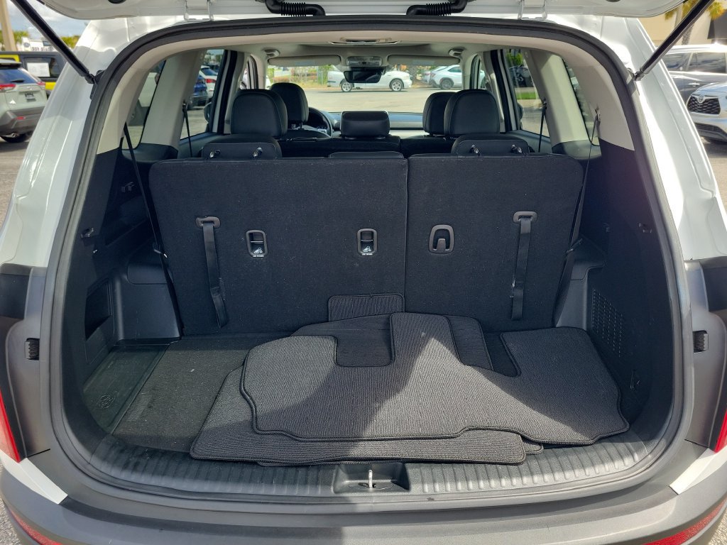 Used 2020 Kia Telluride S w/ S 8 Passenger Seating Package FWD image 6