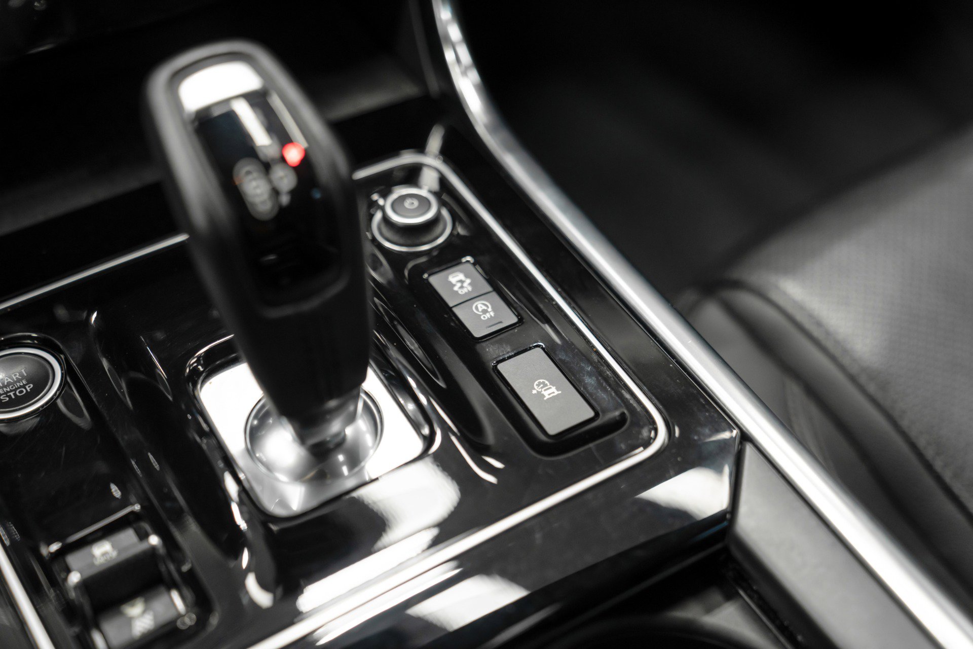 Used 2020 Jaguar XE S image 27