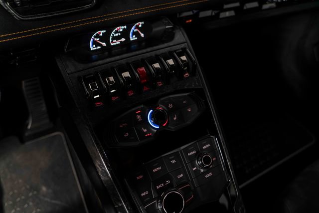 Used 2018 Lamborghini Huracan Performante image 18