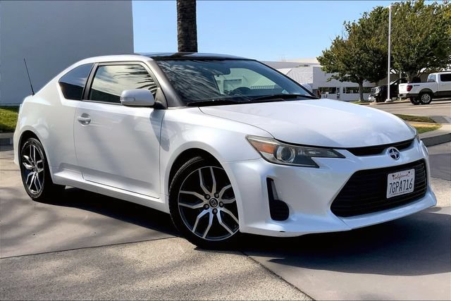 Used 2015 Scion tC FWD image 2