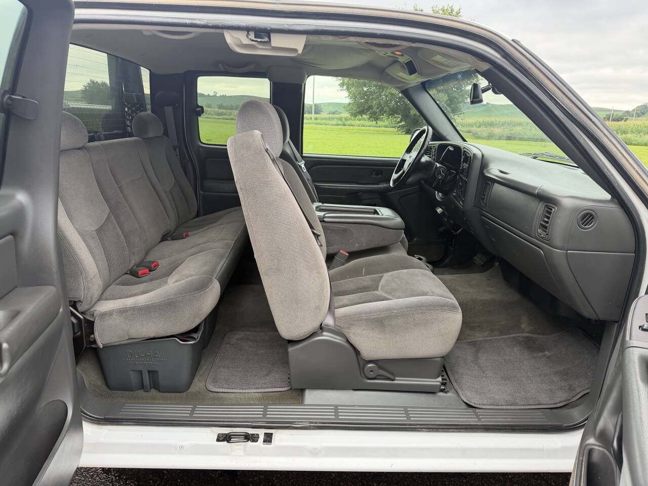 Used 2004 GMC Sierra 1500 SLE w/ Light Duty Power Package AWD/4WD image 14