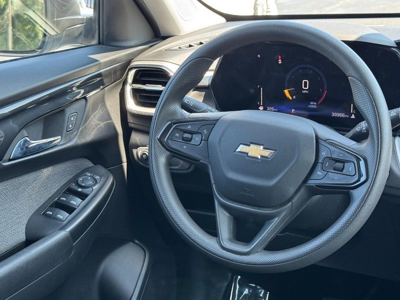 Used 2025 Chevrolet TrailBlazer LS w/ LS Convenience Package FWD image 12