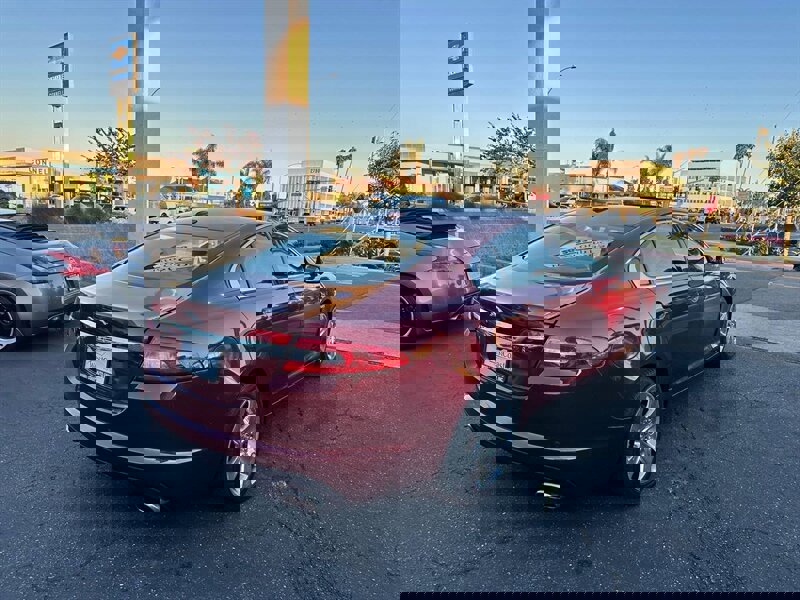 Used 2011 Jaguar XF image 3