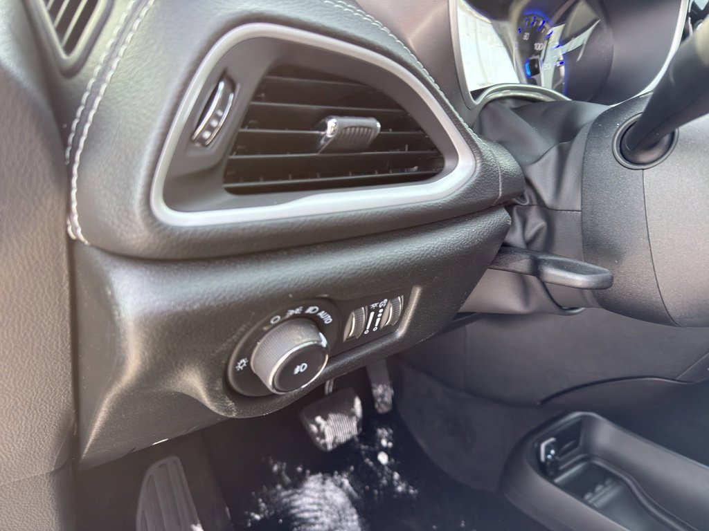 New 2026 Chrysler Pacifica Select image 13