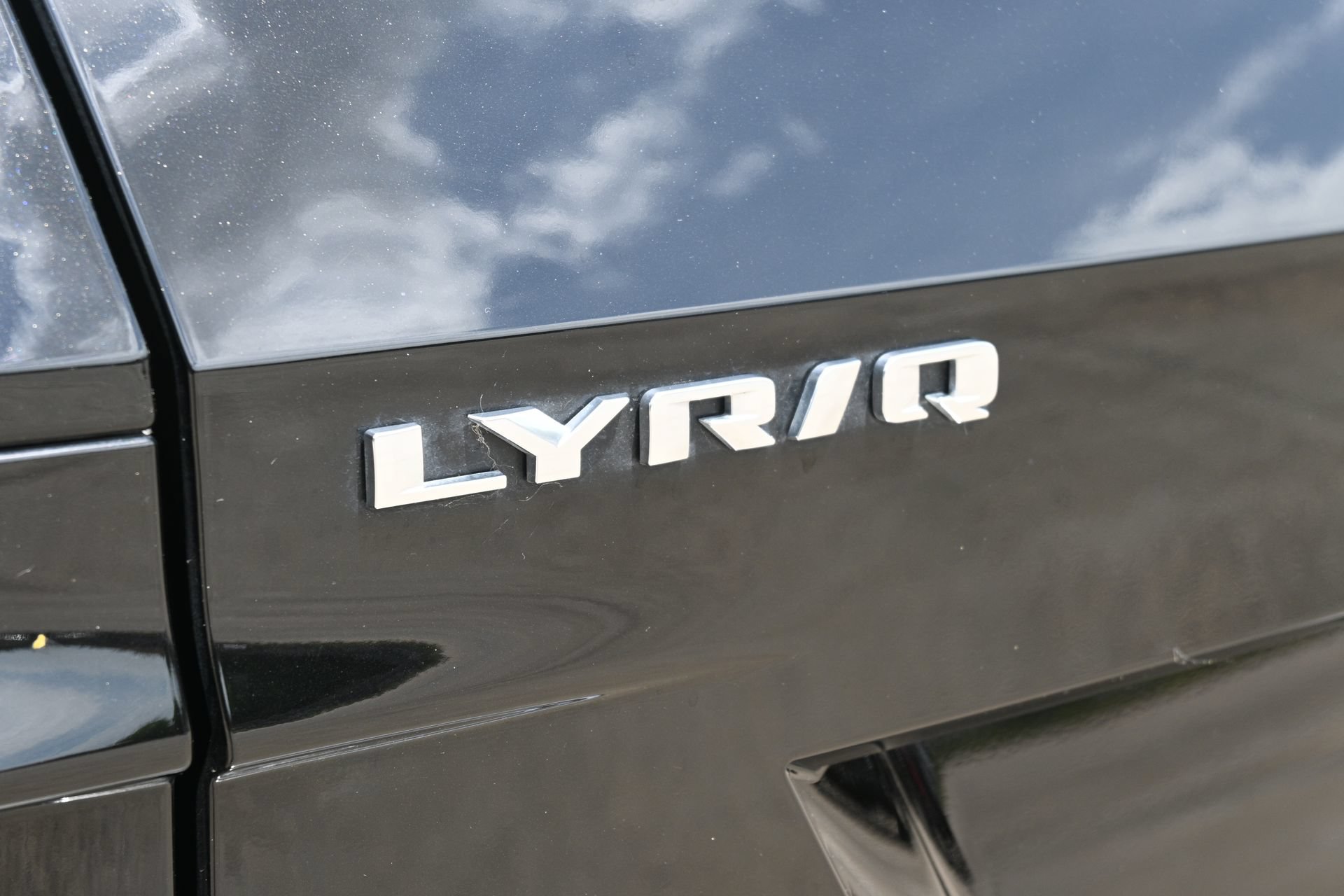 Certified 2024 Cadillac Lyriq Tech AWD/4WD image 18
