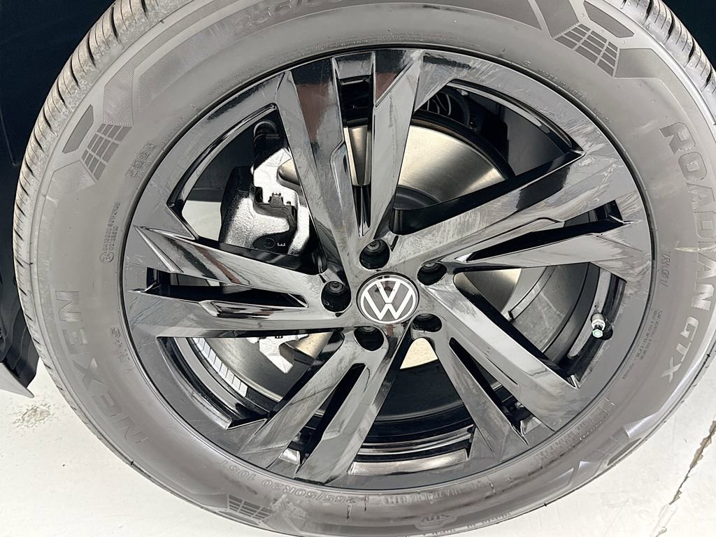New 2026 Volkswagen Atlas Cross Sport SEL R-Line AWD/4WD image 29