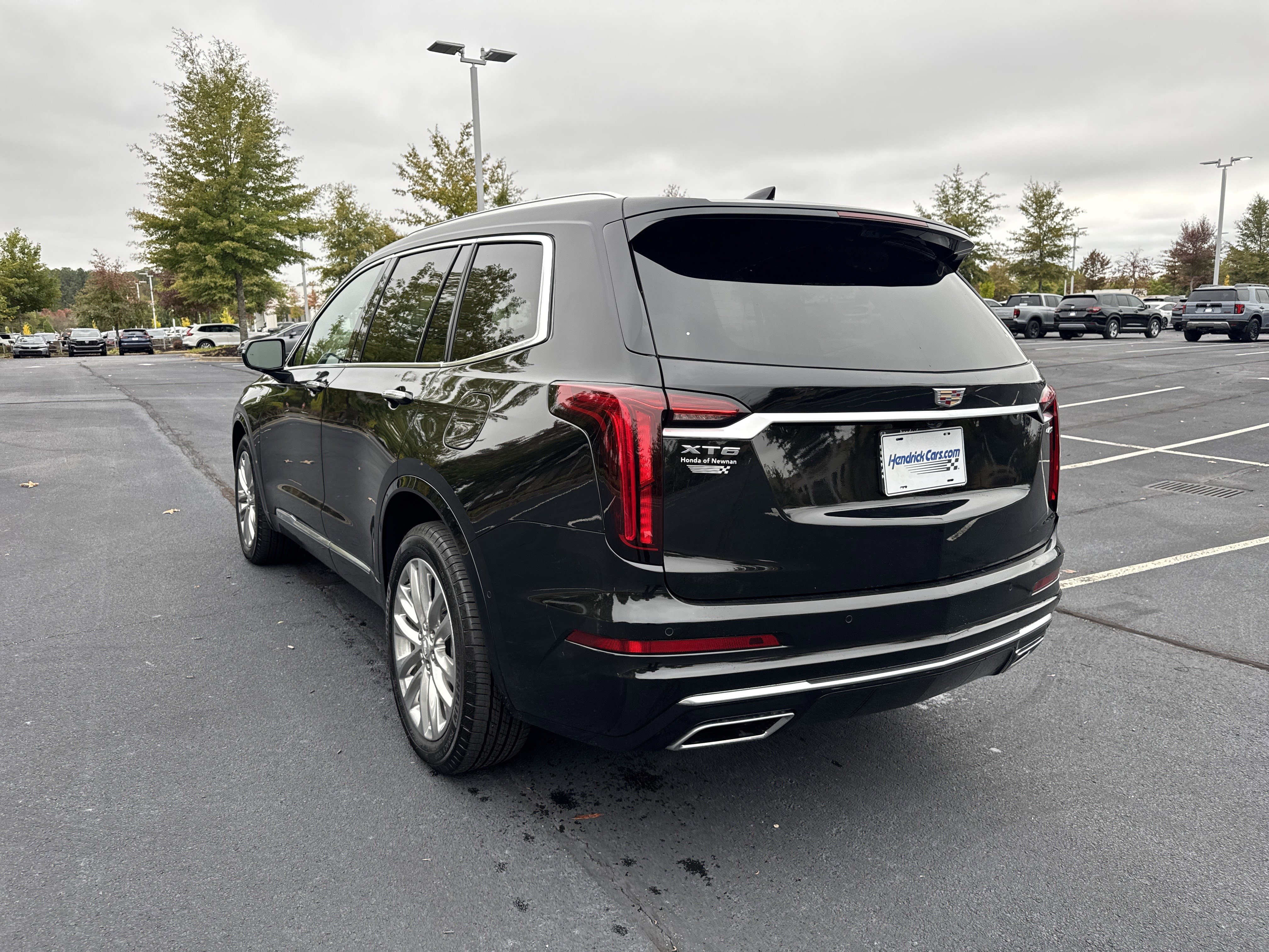 Used 2025 Cadillac XT6 Premium Luxury w/ Technology Package image 7