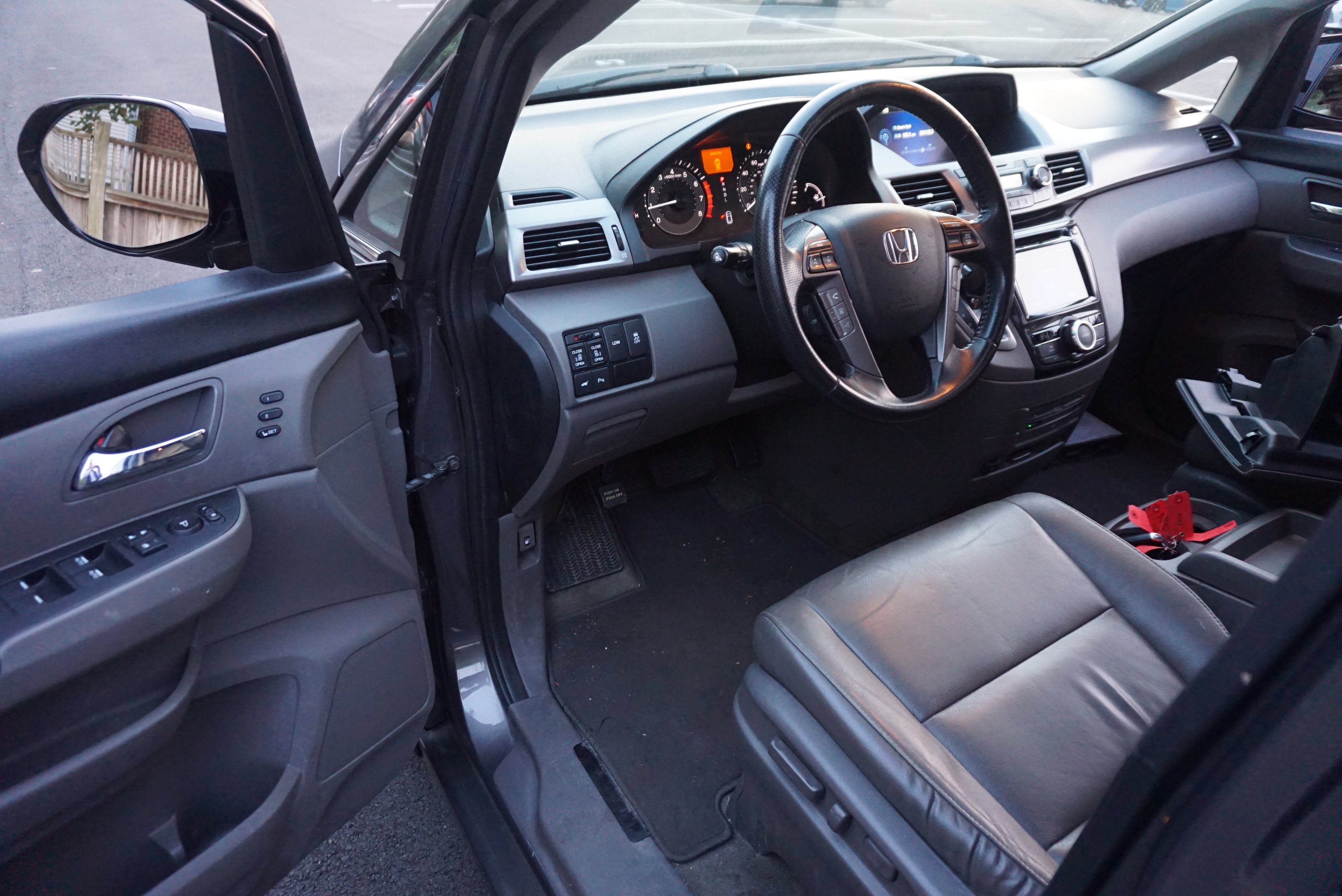 Used 2015 Honda Odyssey Touring image 7