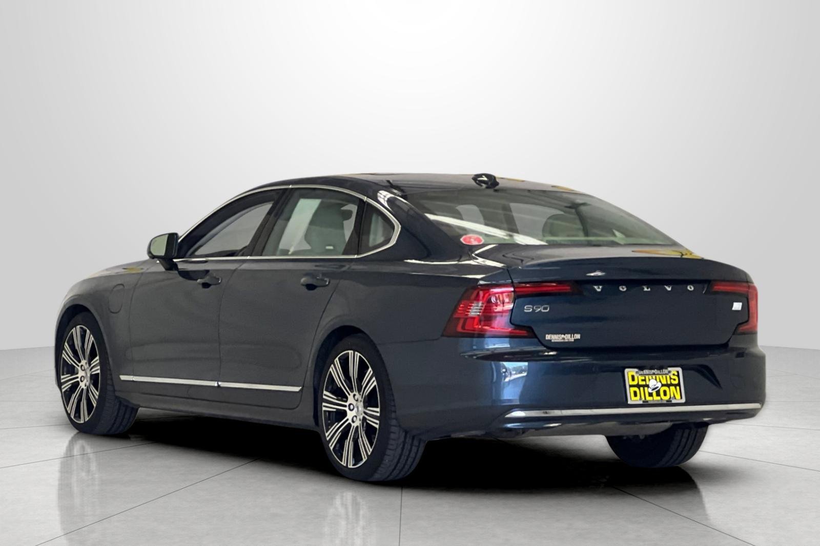 Used 2024 Volvo S90 T8 Ultimate image 7