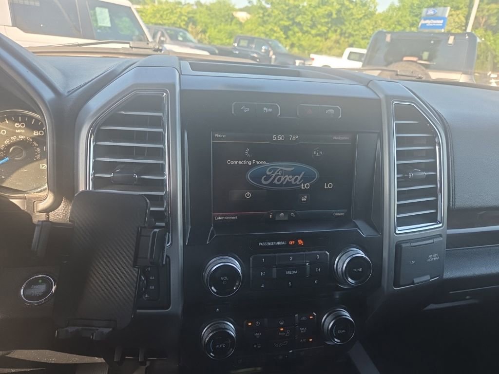 Used 2015 Ford F150 Platinum w/ Equipment Group 701A Luxury AWD/4WD image 10