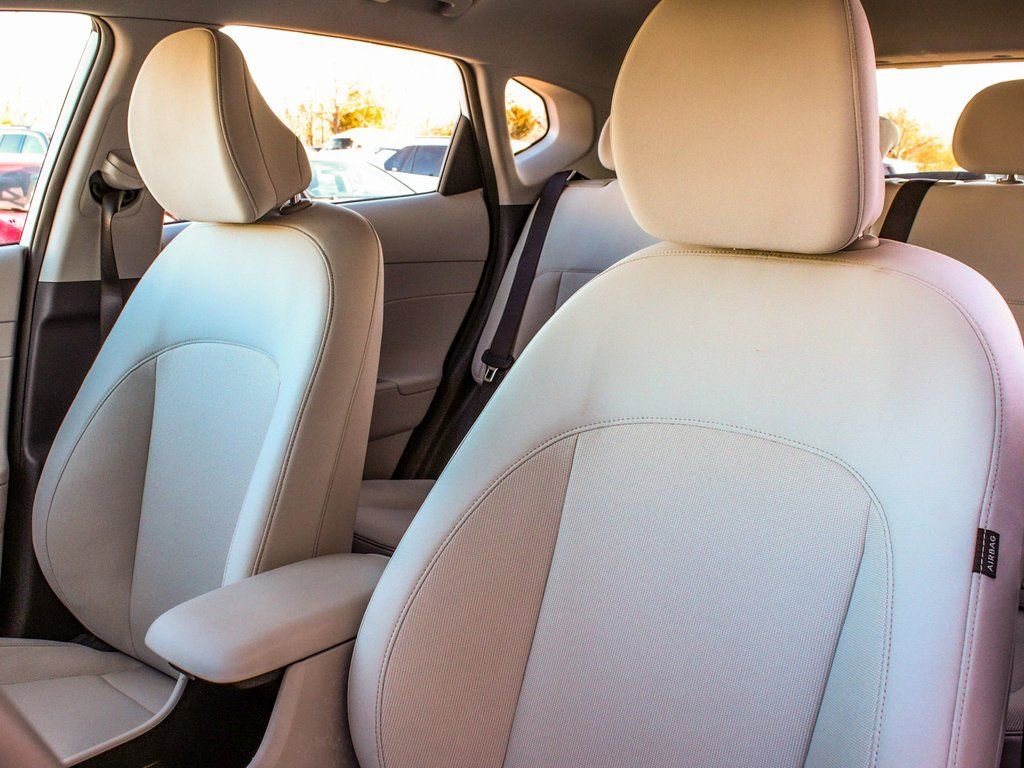 Used 2024 Hyundai Kona SE image 31