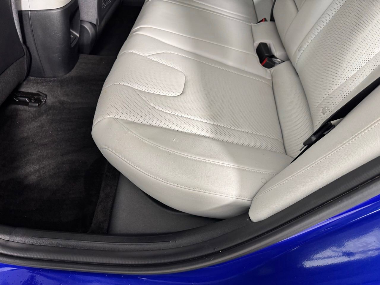 Used 2025 Hyundai Elantra Limited image 35