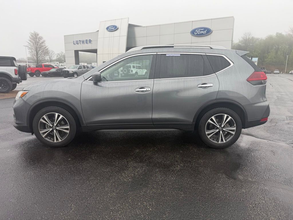 Used 2020 Nissan Rogue SV w/ Premium Package FWD image 2