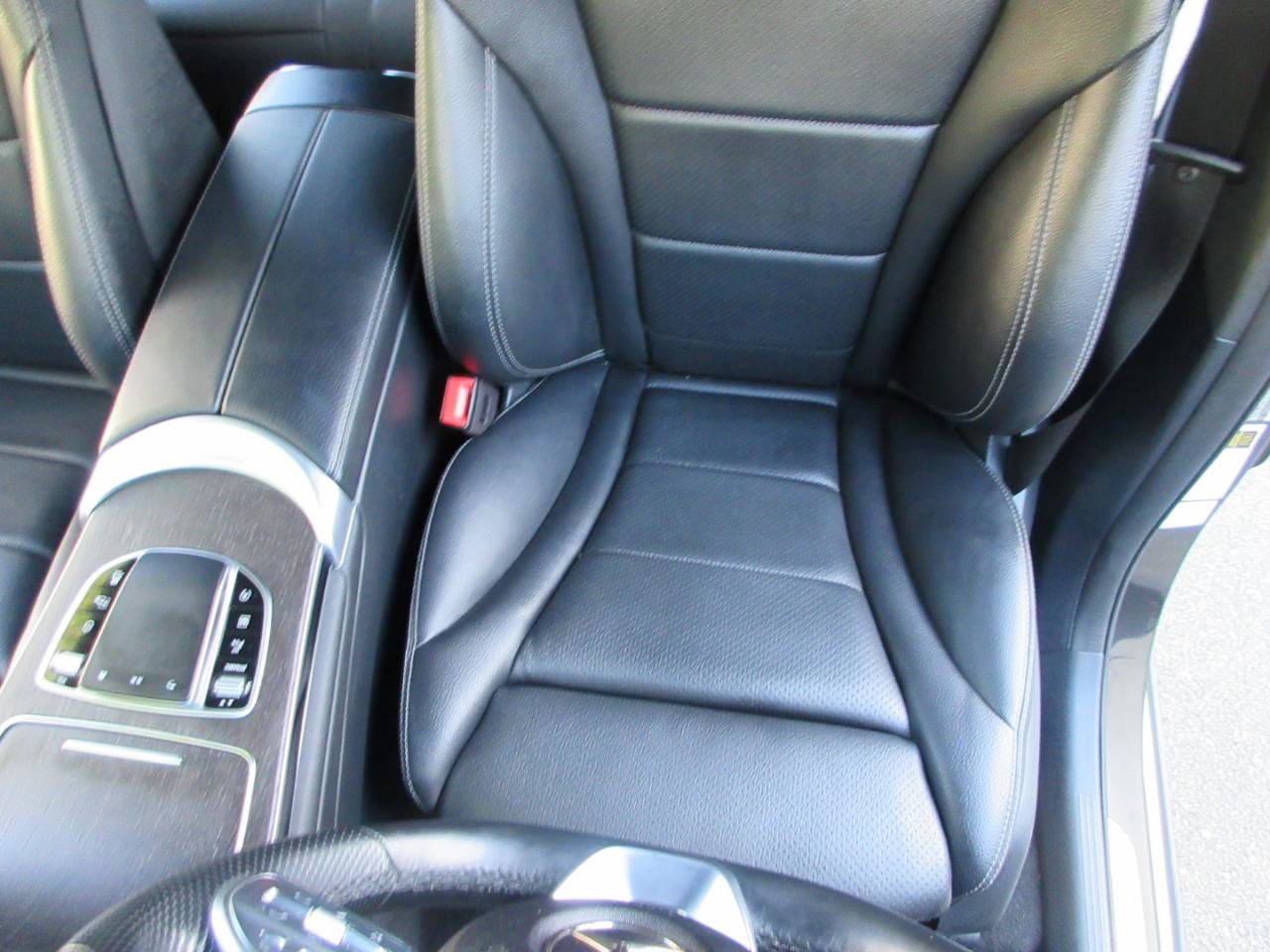 Used 2022 Mercedes-Benz GLC 300 4MATIC image 10