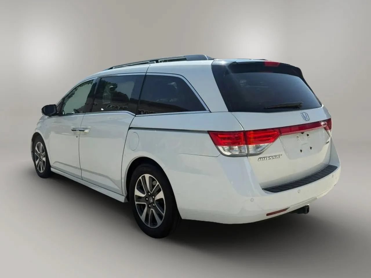 Used 2015 Honda Odyssey Touring image 5