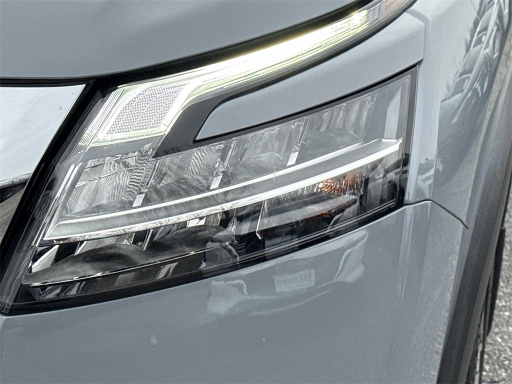 Certified 2022 Nissan Pathfinder Platinum w/ Cargo Package image 28