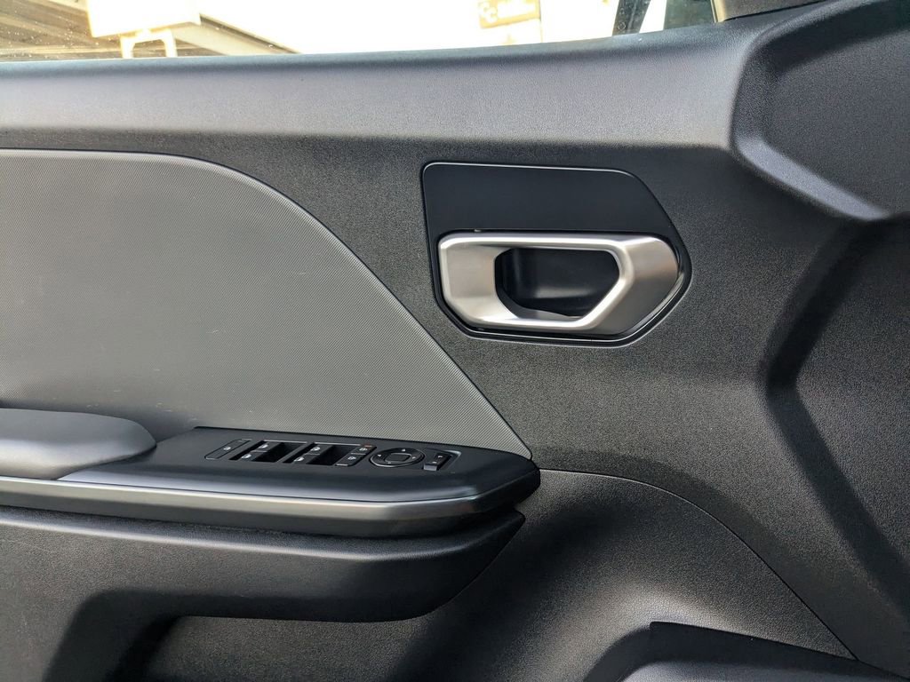 Used 2025 Kia K4 LXS image 15