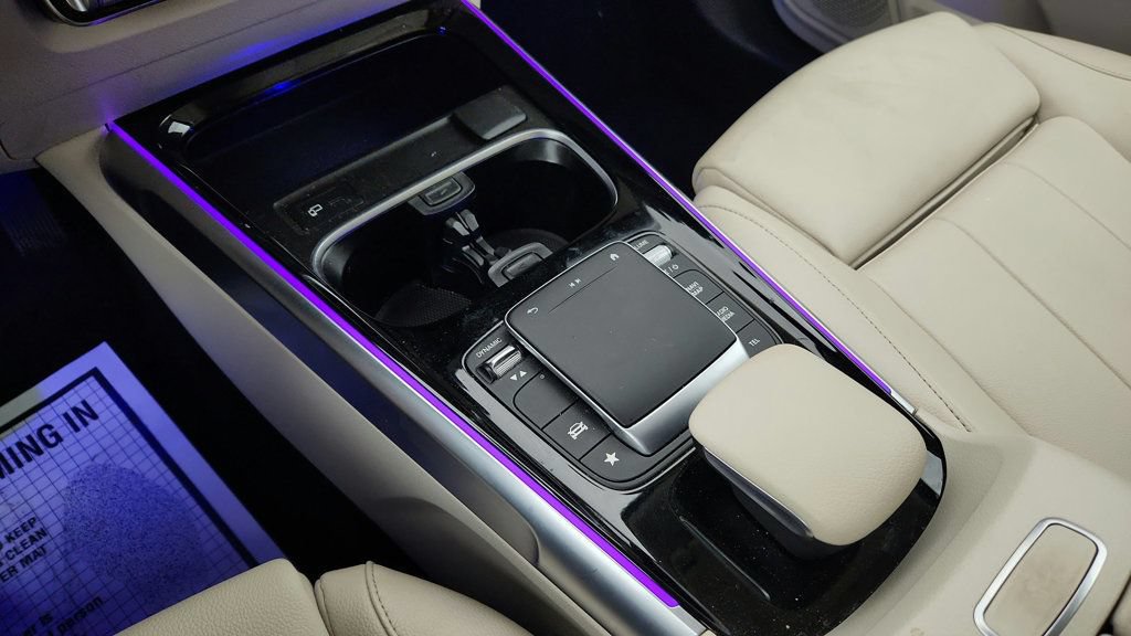 Used 2022 Mercedes-Benz GLB 250 w/ Premium Package Lite image 15