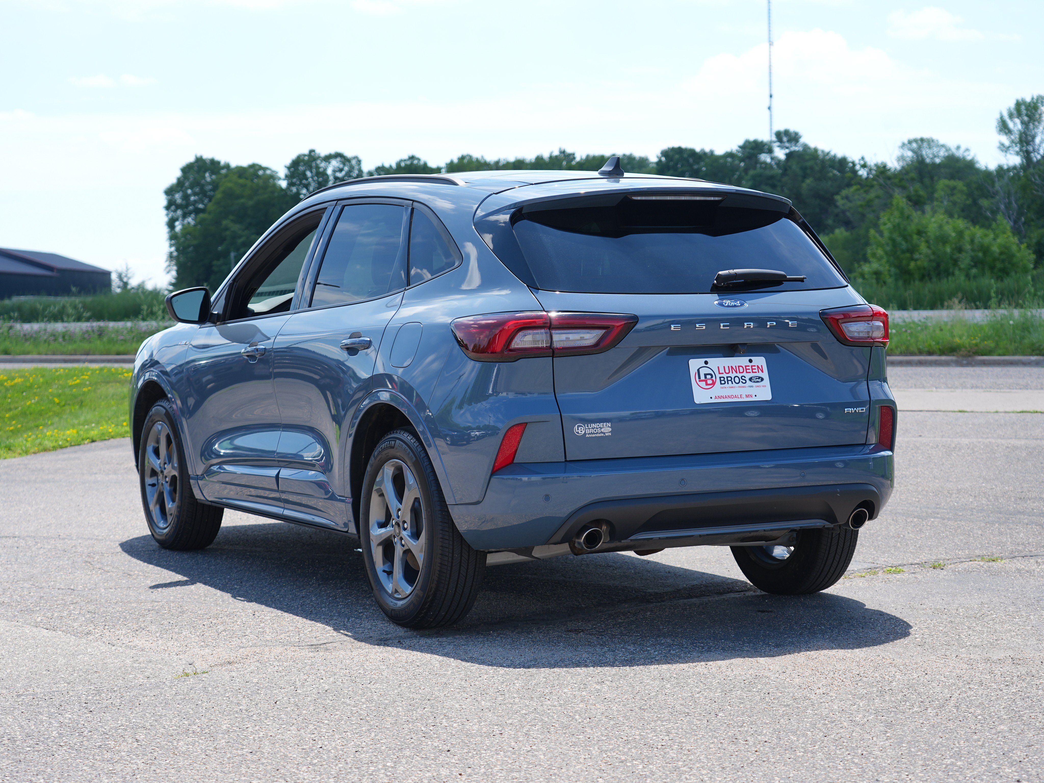 Used 2023 Ford Escape ST-Line w/ Tech Pack #1 AWD/4WD image 6