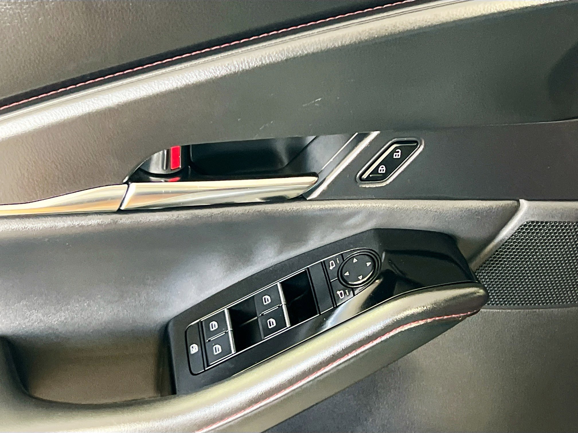 Used 2024 MAZDA CX-30 AWD 2.5 S w/ Preferred Package image 16