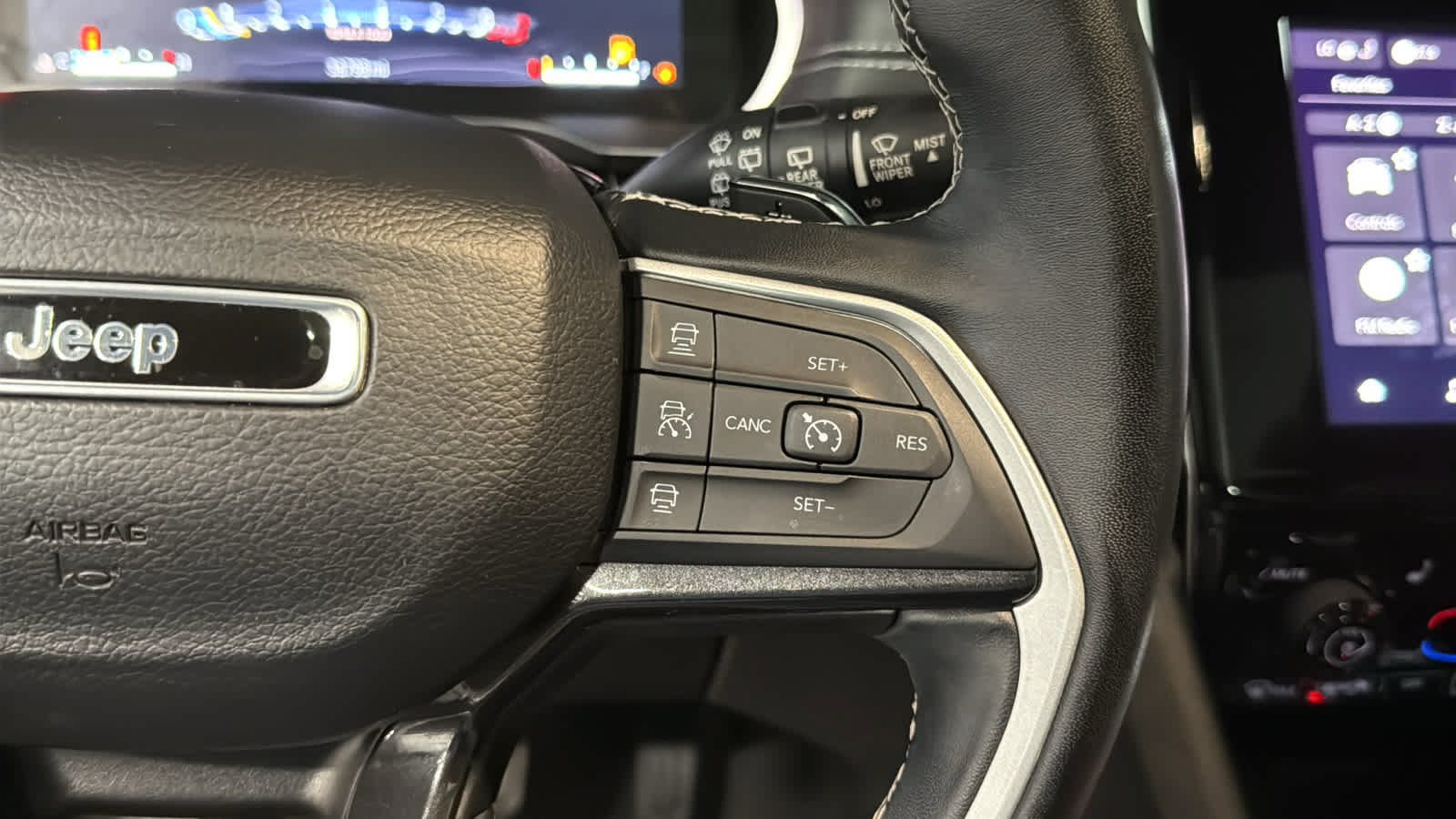 Used 2022 Jeep Grand Cherokee Altitude AWD/4WD image 13