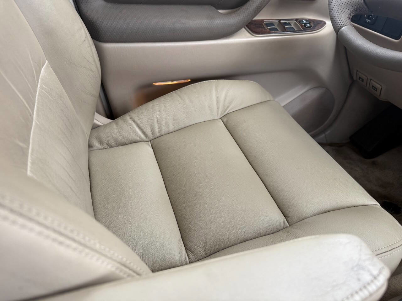 Used 2002 Toyota Land Cruiser image 12