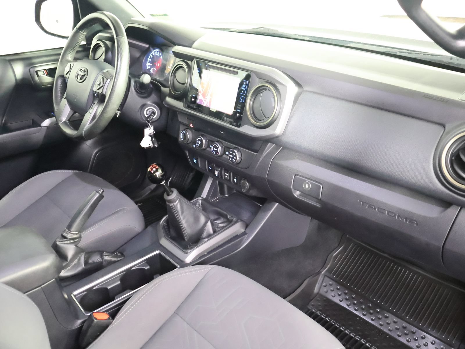 Used 2019 Toyota Tacoma TRD Off-Road w/ Technology Package AWD/4WD image 42