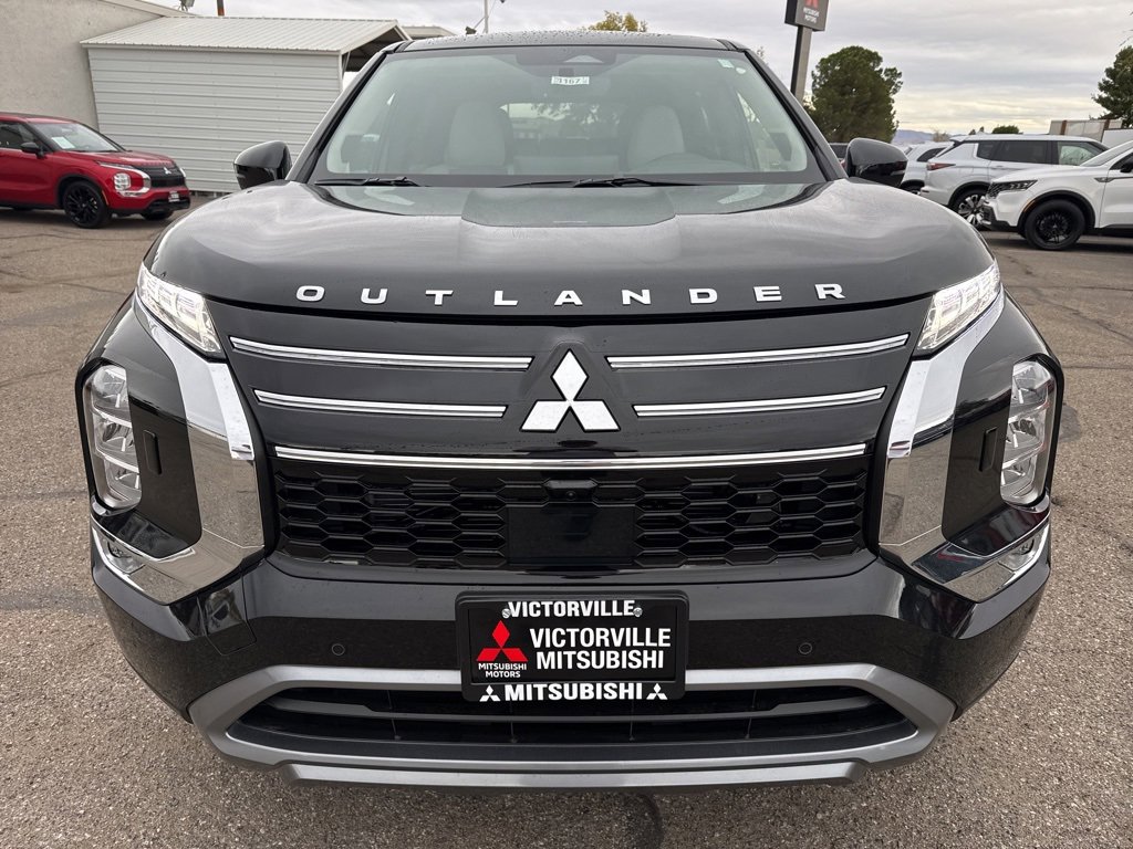 New 2025 Mitsubishi Outlander SE image 2