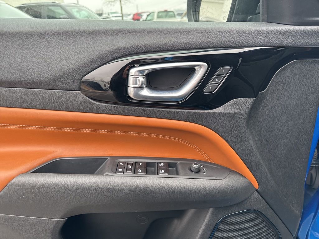 Used 2024 Jeep Compass Limited w/ Elite Group image 11