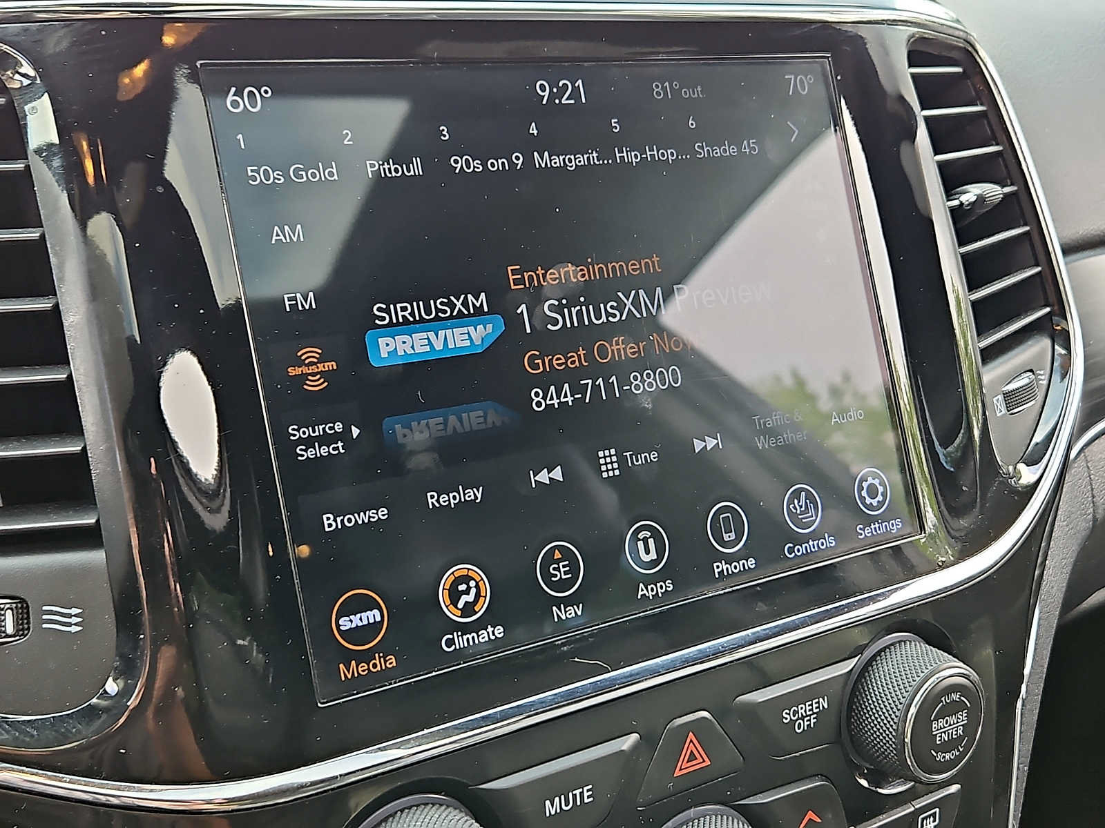 Used 2020 Jeep Grand Cherokee Limited AWD/4WD image 18