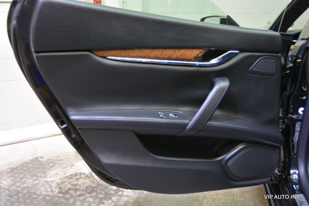 Used 2014 Maserati Quattroporte GTS RWD image 17