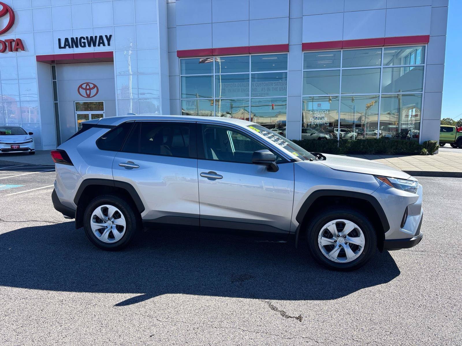 Certified 2023 Toyota RAV4 LE AWD/4WD image 2