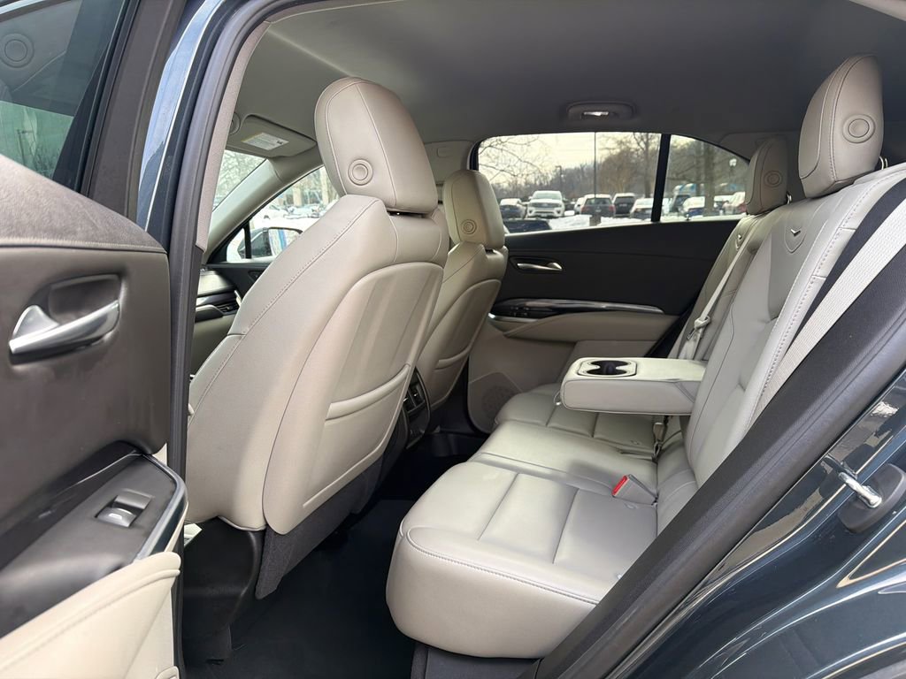 Used 2021 Cadillac XT4 Luxury image 5