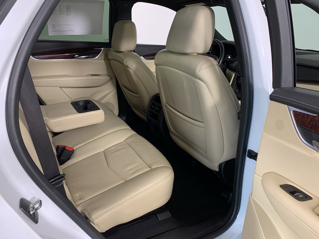 Used 2017 Cadillac XT5 Luxury w/ Advanced Security Package image 34