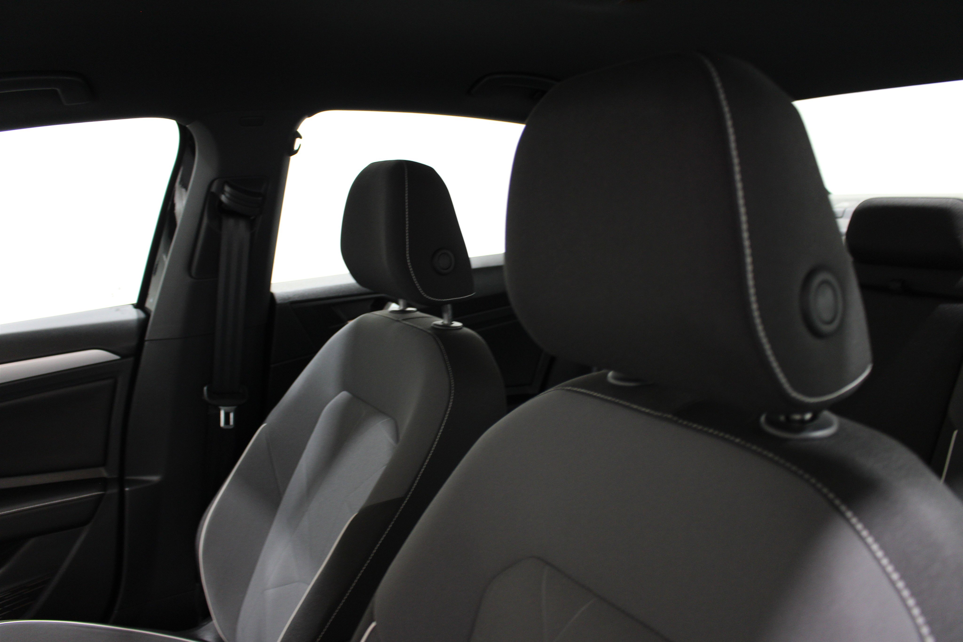 Used 2025 Volkswagen Jetta Sport FWD image 4