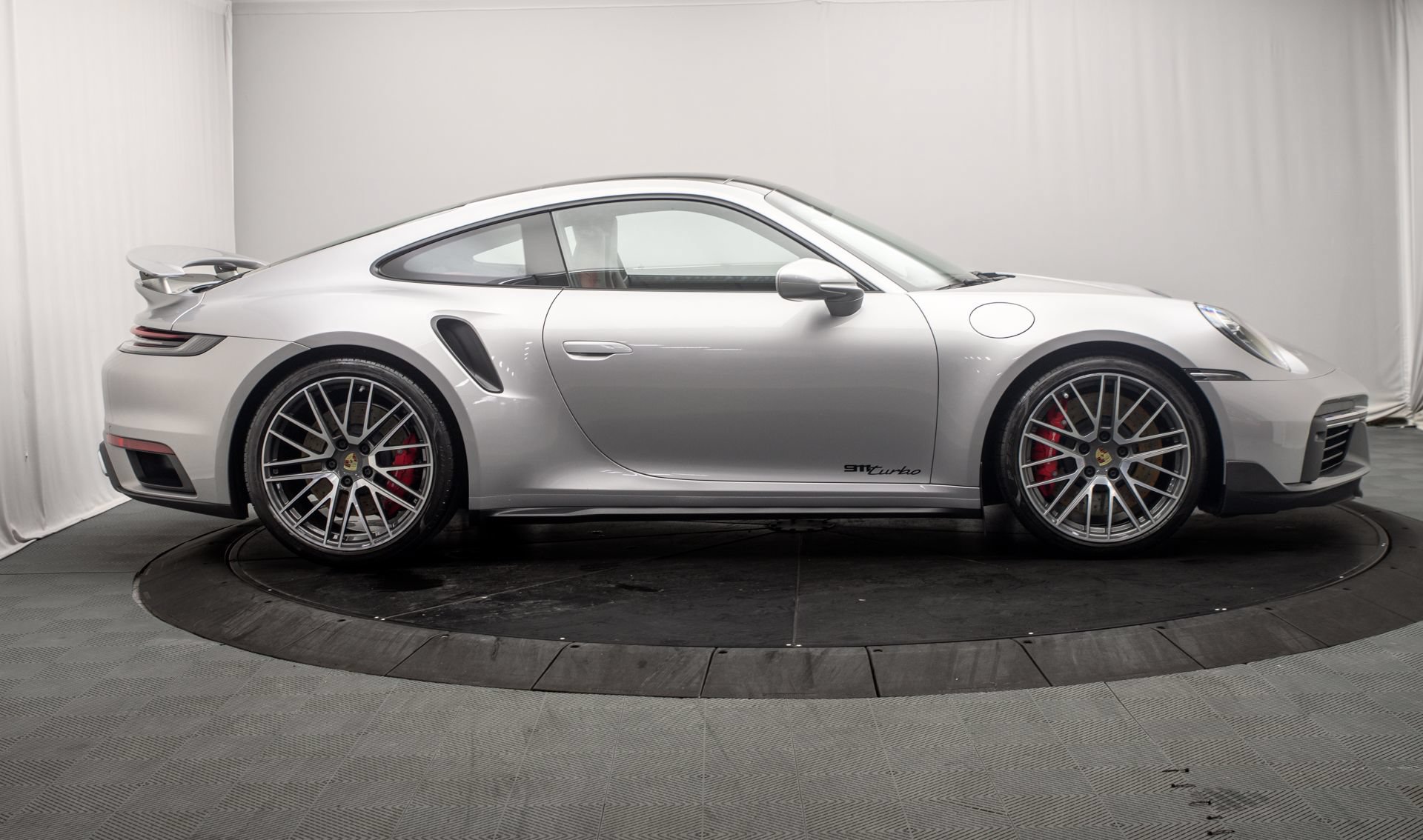 Used 2022 Porsche 911 Turbo AWD/4WD image 2