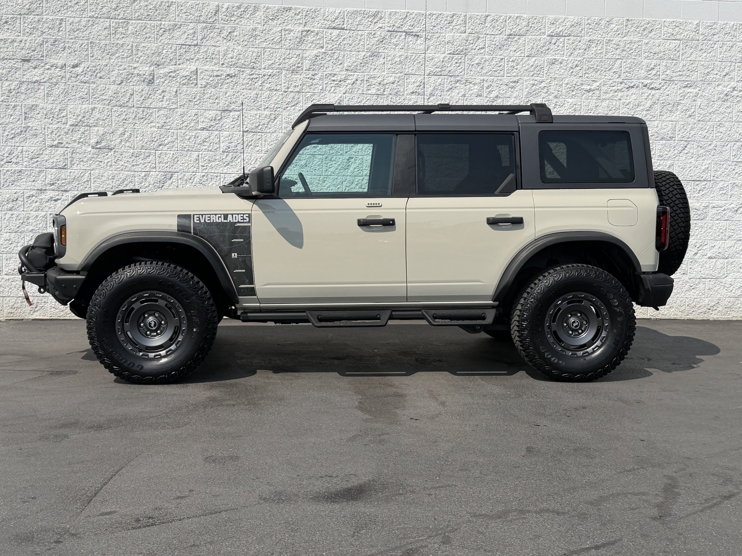 Used 2022 Ford Bronco Everglades AWD/4WD image 4
