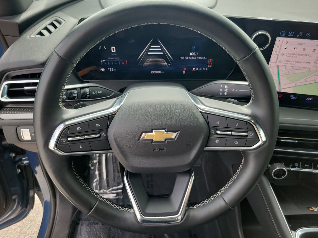 Used 2025 Chevrolet Traverse LT image 28