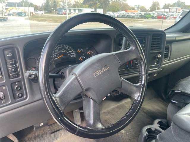 Used 2005 GMC Sierra 3500 SLE w/ Skid Plate Package image 6