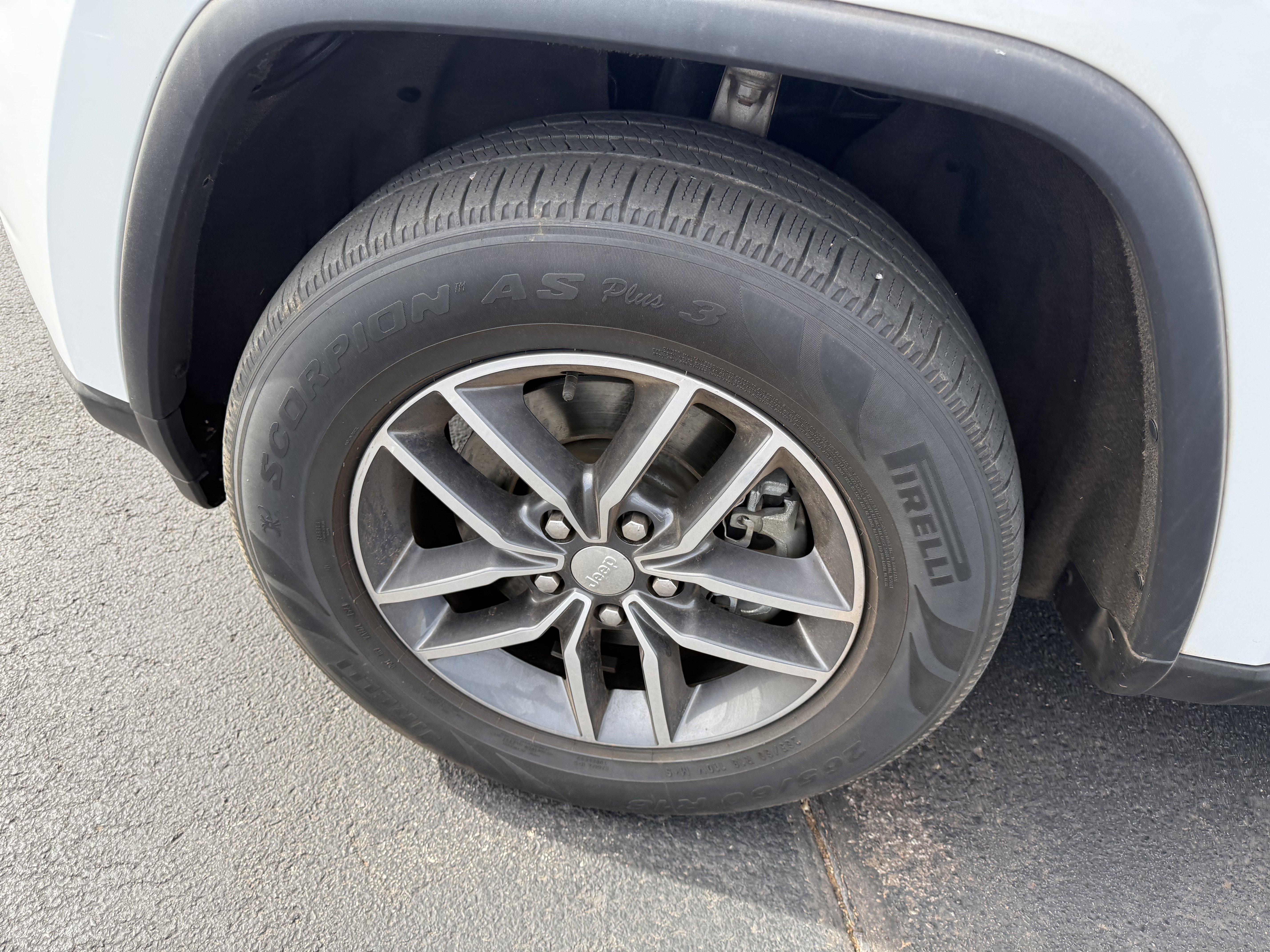 Used 2018 Jeep Grand Cherokee Limited w/ Trailer Tow Group IV AWD/4WD image 5