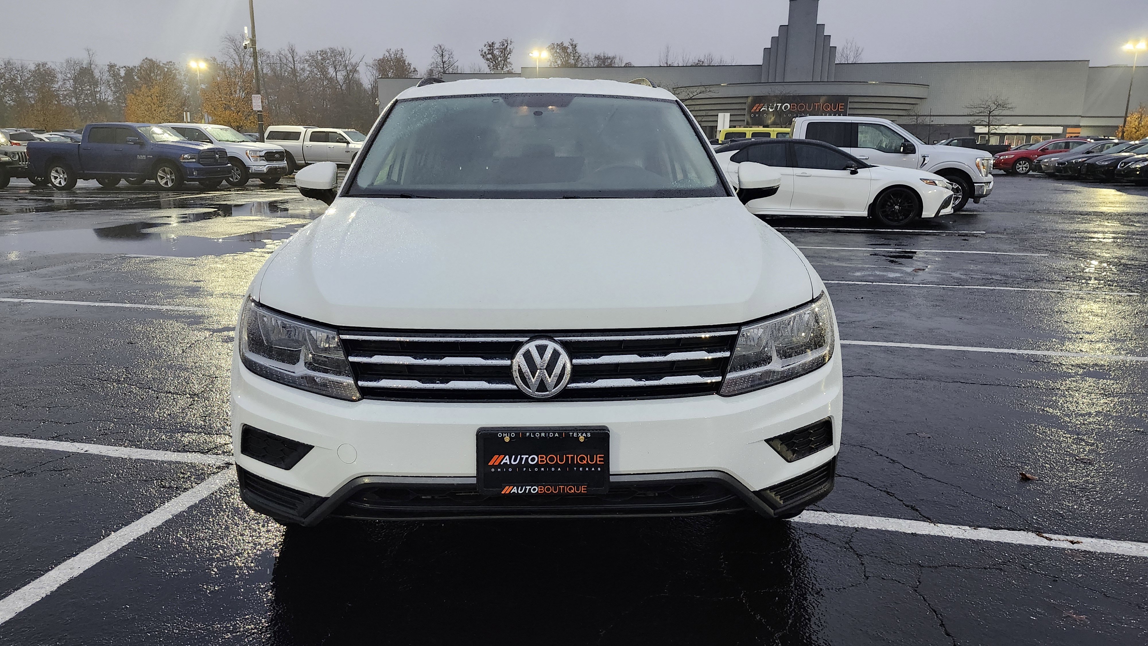 Used 2020 Volkswagen Tiguan S image 9
