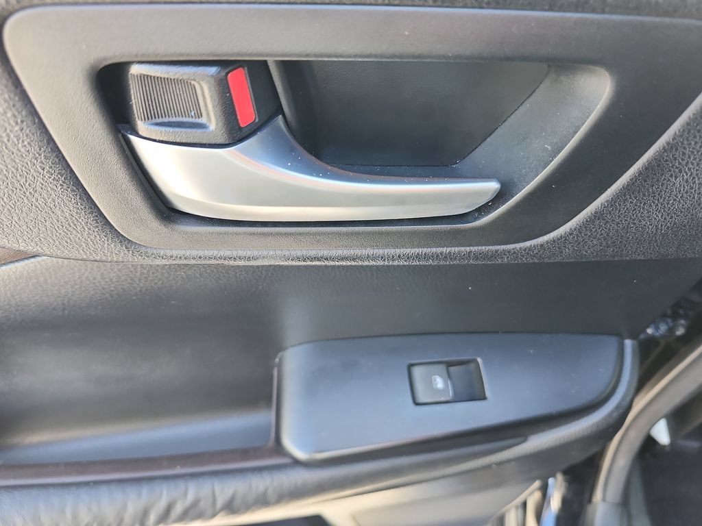 Used 2015 Toyota Highlander XLE FWD image 24